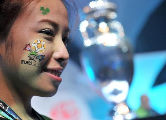 足球欧冠写在脸上