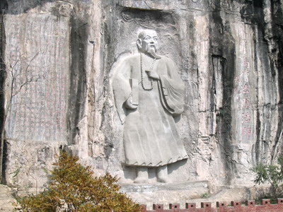 法显雕像